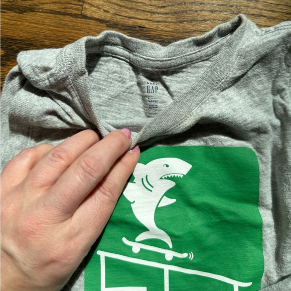 Trio of shark-themed tank tops, size 4/5 - Picture 7 of 7